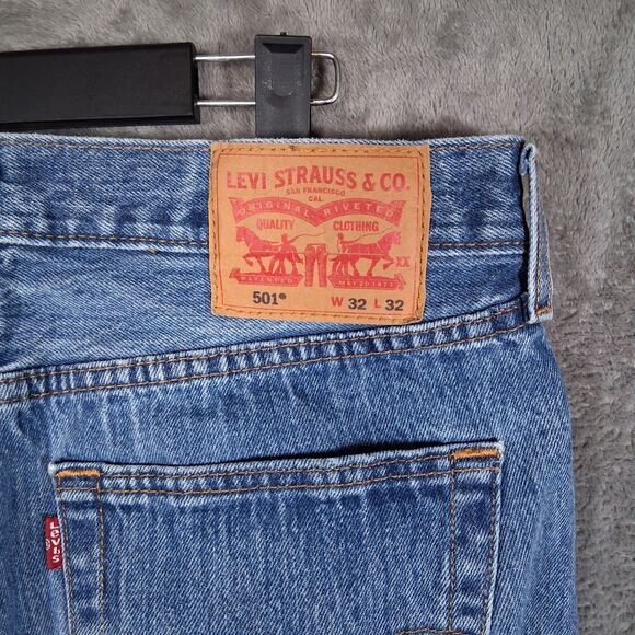 Levis 501xx Mens Original Fit Medium Stone Wash Size 32x32 Inseam 31 - Picture 5 of 8